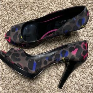 Multi colored leopard Nine West heels